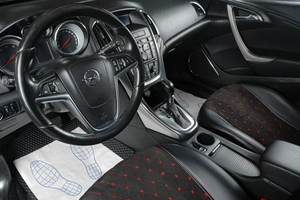 Хетчбэк Opel Astra 2011 года, 719000 рублей, Тюмень