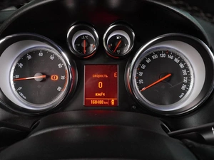 Седан Opel Astra 2013 года, 849000 рублей, Воронеж