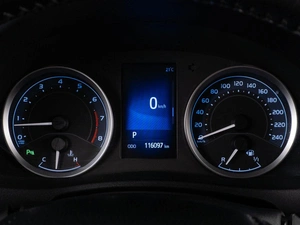 Седан Toyota Corolla 2018 года, 1749040 рублей, Тюмень