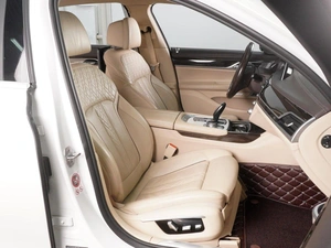 Седан BMW 7 серия 2015 года, 3469000 рублей, Красный Пахарь