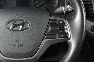 Седан Hyundai Solaris 2018 года, 1229000 рублей, Тюмень