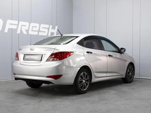 Седан Hyundai Solaris 2015 года, 695000 рублей, Омск
