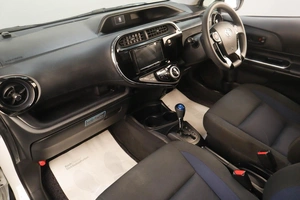 Хетчбэк Toyota Aqua 2020 года, 1399000 рублей, Челябинск