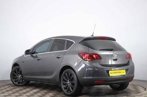 Хетчбэк Opel Astra 2011 года, 709000 рублей, Пермь