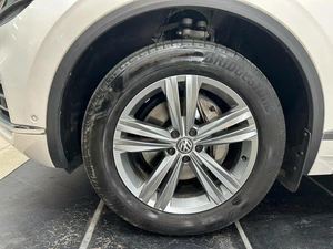 Внедорожник Volkswagen Touareg 2018 года, 3975000 рублей, Красноярск