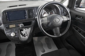 Минивэн Toyota Wish 2008 года, 899000 рублей, Барнаул