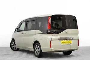 Минивэн Honda Stepwgn 2015 года, 1749000 рублей, Барнаул