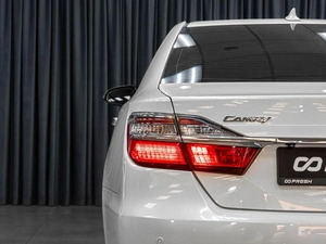 Седан Toyota Camry 2017 года, 2359000 рублей, Тюмень