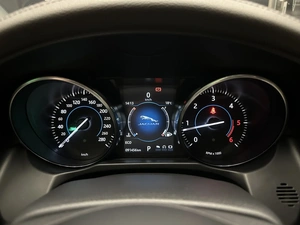 Седан Jaguar XF 2017 года, 2600000 рублей, Красноярск