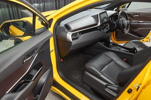 Внедорожник Toyota C-HR 2017 года, 2277000 рублей, Красноярск