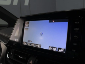 Внедорожник Toyota C-HR 2018 года, 1780000 рублей, Омск