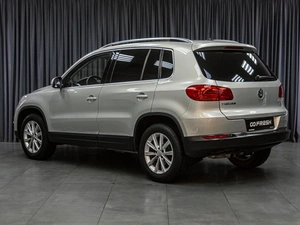 Внедорожник Volkswagen Tiguan 2012 года, 1339000 рублей, Тюмень