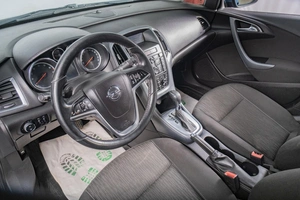 Седан Opel Astra 2012 года, 799000 рублей, Томск