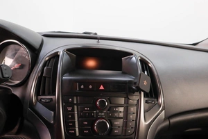 Хетчбэк Opel Astra 2013 года, 699000 рублей, Челябинск