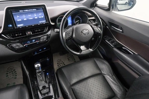 Внедорожник Toyota C-HR 2017 года, 2009000 рублей, Красноярск