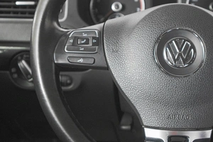 Седан Volkswagen Jetta 2012 года, 999000 рублей, Кемерово