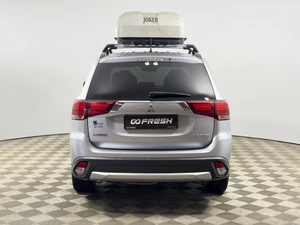 Внедорожник Mitsubishi Outlander 2015 года, 1989900 рублей, Казань