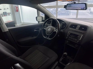 Седан Volkswagen Polo 2017 года, 830000 рублей, Красноярск