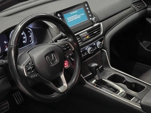 Седан Honda Accord 2018 года, 1879000 рублей, Красноярск