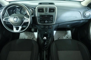 Седан Renault Logan Stepway 2020 года, 1139000 рублей, Омск