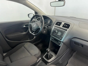 Седан Volkswagen Polo 2015 года, 845000 рублей, Красноярск