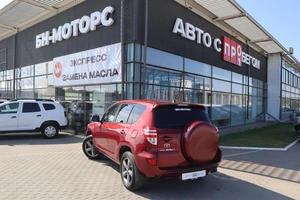 Внедорожник Toyota RAV4 2010 года, 1300000 рублей, Мирное