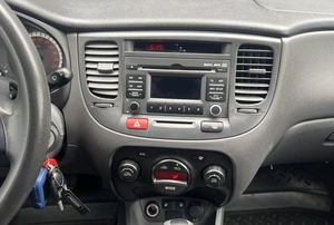 Седан Kia Rio 2010 года, 535000 рублей, Солонцы
