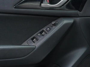 Хетчбэк Mazda 3 2013 года, 1239000 рублей, Сургут
