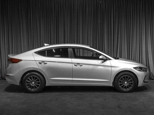 Седан Hyundai Elantra 2018 года, 1599000 рублей, Тюмень