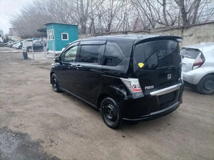 Минивэн Honda Freed 2013 года, 960000 рублей, Красноярск