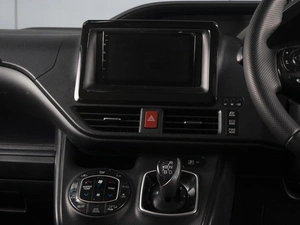 Минивэн Toyota Voxy 2014 года, 1730000 рублей, Омск