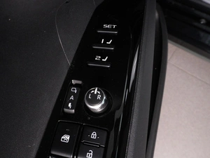 Седан Toyota Camry 2026 года, 4237000 рублей, Красный Пахарь