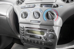 Седан Toyota Platz 2000 года, 349000 рублей, Барнаул