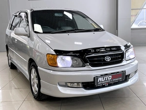 Минивэн Toyota Ipsum 2000 года, 597000 рублей, Солонцы