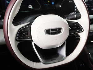 Внедорожник Geely Monjaro 2023 года, 3331000 рублей, Красный Пахарь