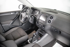 Внедорожник Volkswagen Tiguan 2016 года, 1699000 рублей, Пермь