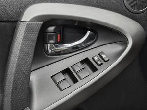 Внедорожник Toyota RAV4 2010 года, 1260000 рублей, Красноярск