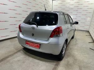 Хетчбэк Toyota Vitz 2009 года, 595000 рублей, Красноярск