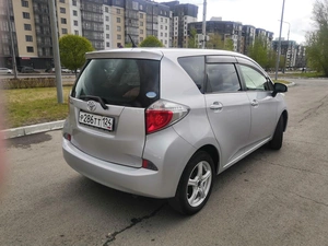 Хетчбэк Toyota Ractis 2012 года, 1150000 рублей, Красноярск