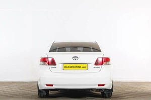 Седан Toyota Avensis 2011 года, 999000 рублей, Тюмень