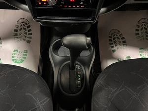 Хетчбэк Toyota Vitz 2004 года, 449000 рублей, Красноярск