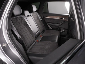 Внедорожник Geely Xingyue L 2025 года, 3685000 рублей, Красный Пахарь
