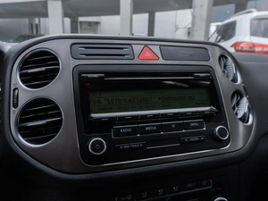 Внедорожник Volkswagen Tiguan 2011 года, 1144000 рублей, Волгоград