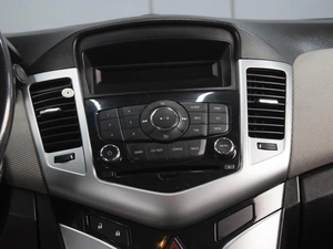 Седан Chevrolet Cruze 2011 года, 678125 рублей, Омск