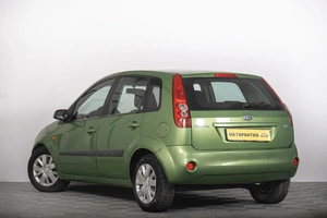 Хетчбэк Ford Fiesta 2006 года, 379000 рублей, Томск