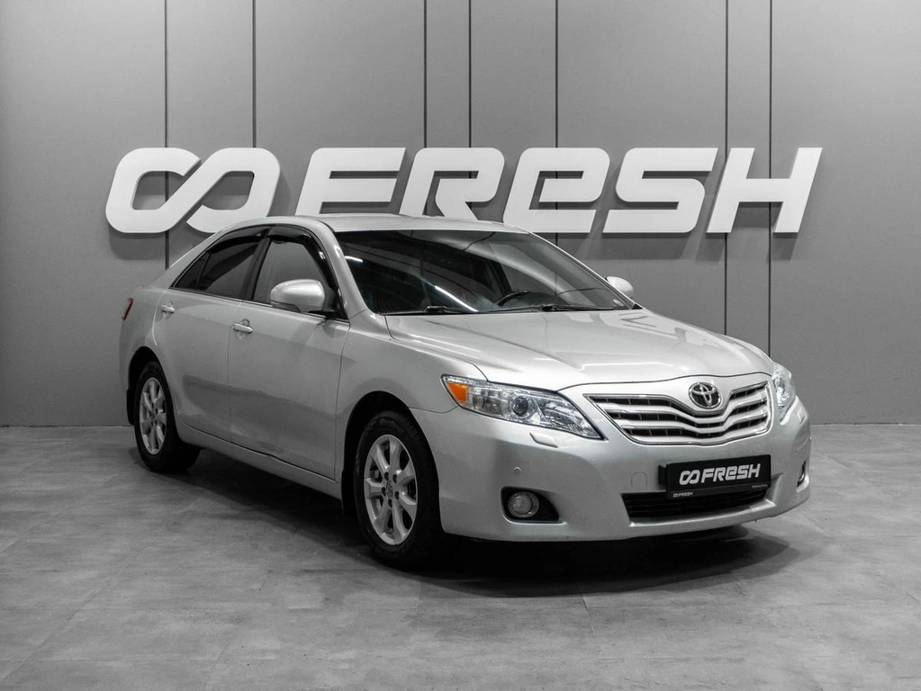 Седан Toyota Camry 2010 года, 1390000 рублей, Тюмень