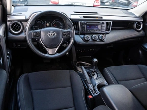Внедорожник Toyota RAV4 2017 года, 2019000 рублей, Волгоград