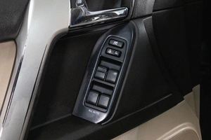 Внедорожник Toyota Land Cruiser Prado 2011 года, 2309000 рублей, Сургут