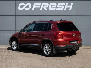 Внедорожник Volkswagen Tiguan 2011 года, 1395000 рублей, Краснодар