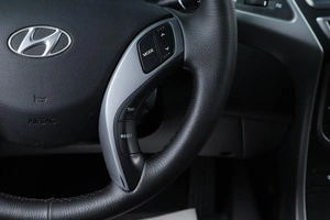 Седан Hyundai Elantra 2015 года, 1119000 рублей, Челябинск